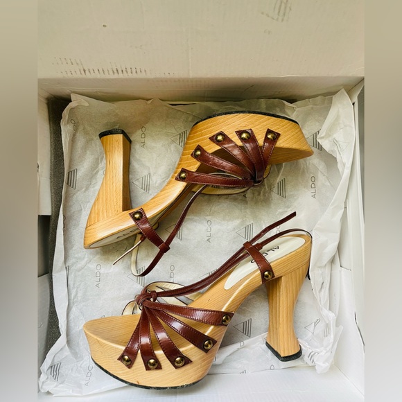 Aldo Brown Leather Strappy Platform Wood Heels Studded Size 37 Italy - Picture 2 of 12